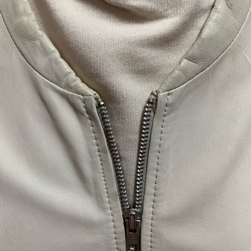 Claudie Pierlot Elegant Lambskin Leather Jacket - Picture 4 of 6